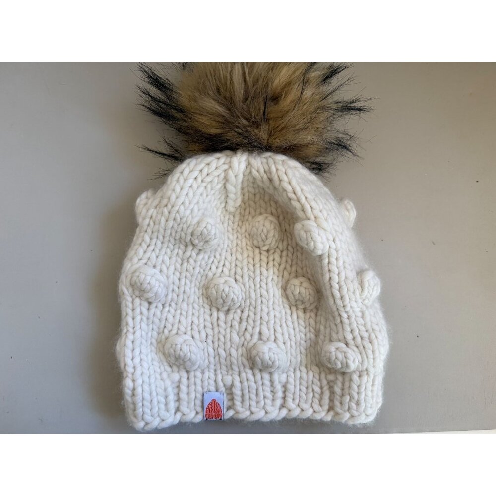 stk SH*T THAT I KNIT WHITE BEANIE REMOVABLE POM POM WOMENS POLKA DOT